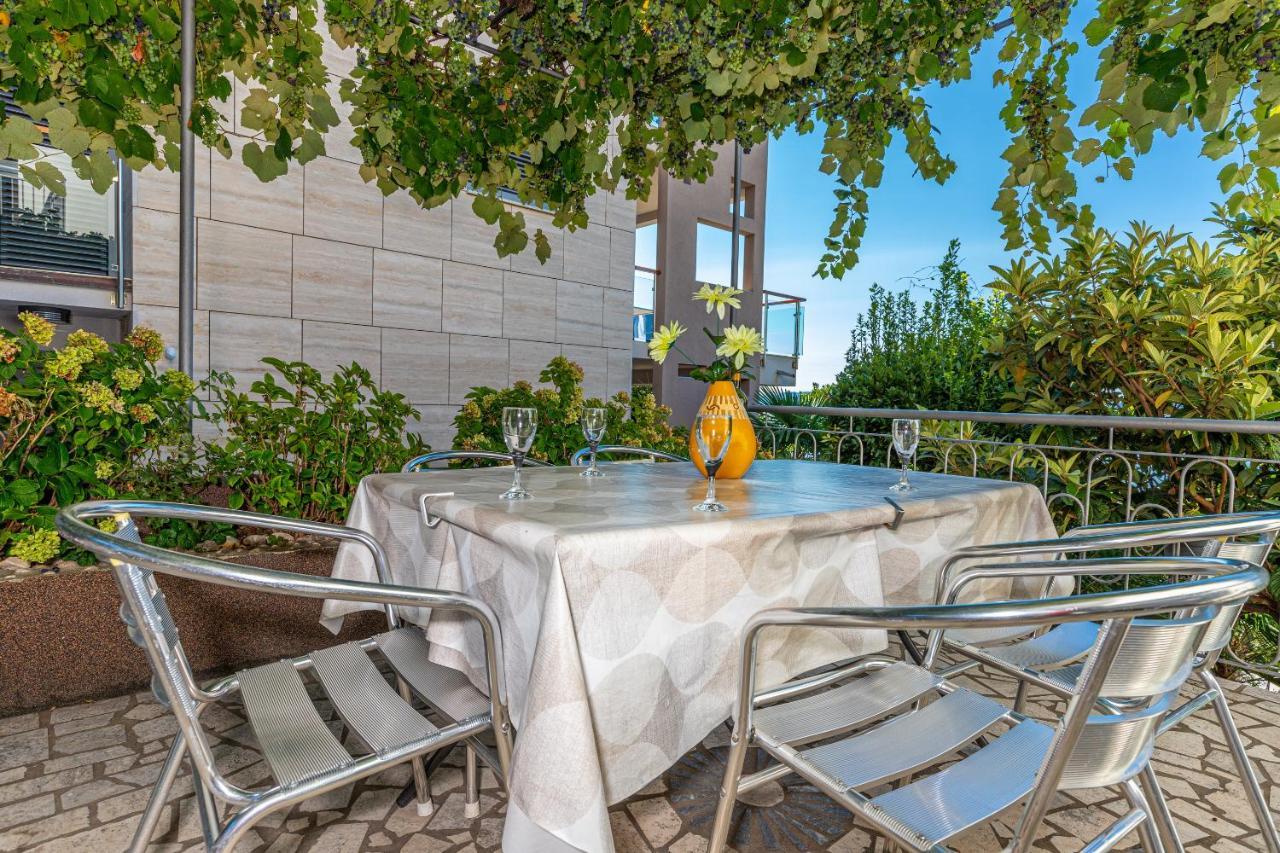 Apartmani Loki Dramalj Bagian luar foto