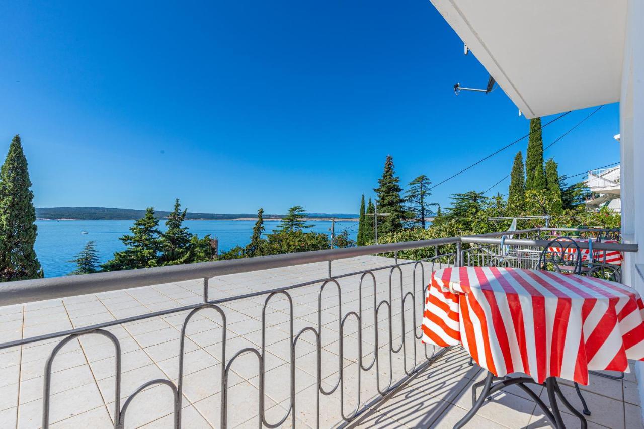 Apartmani Loki Dramalj Bagian luar foto