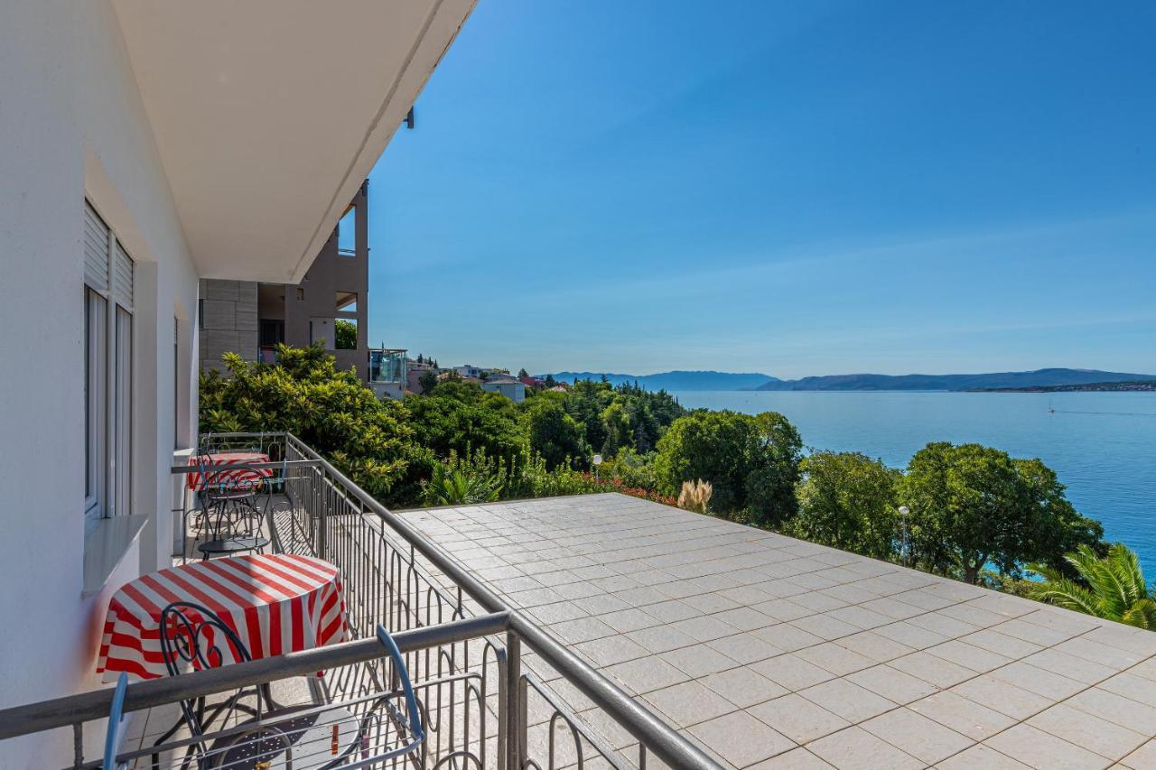 Apartmani Loki Dramalj Bagian luar foto