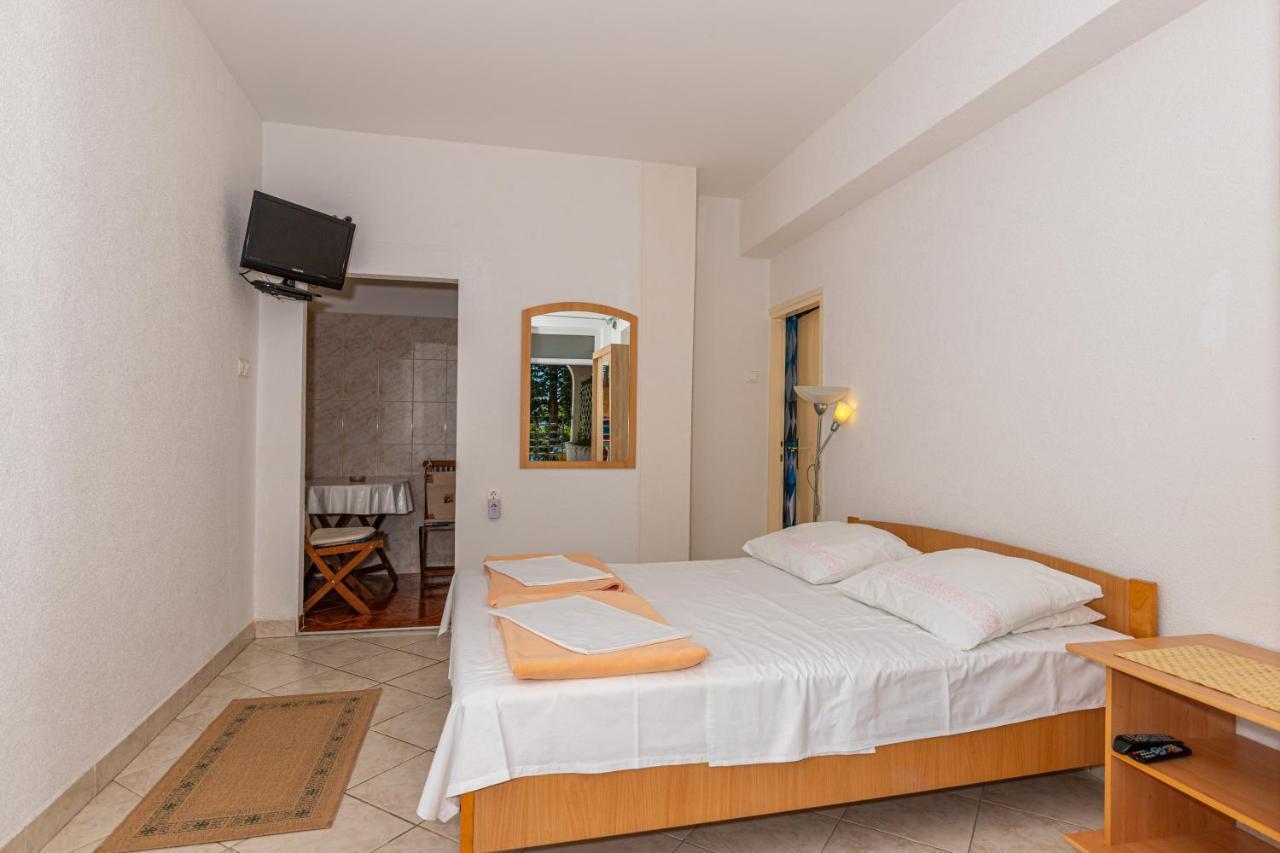 Apartmani Loki Dramalj Bagian luar foto