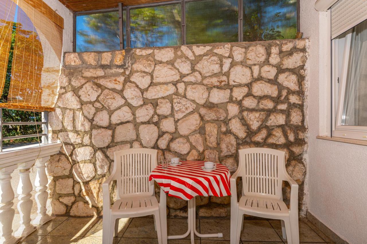 Apartmani Loki Dramalj Bagian luar foto