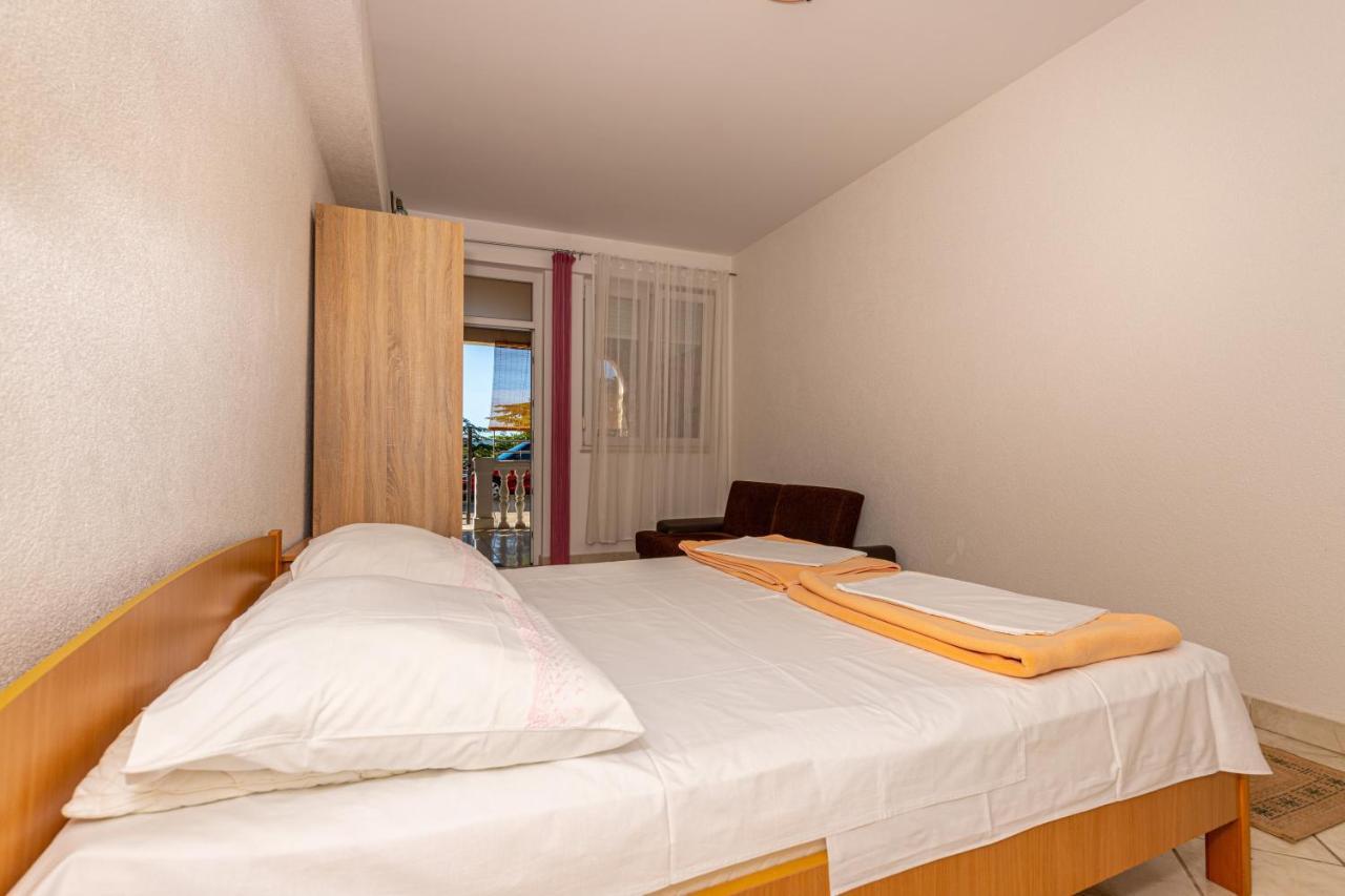 Apartmani Loki Dramalj Bagian luar foto