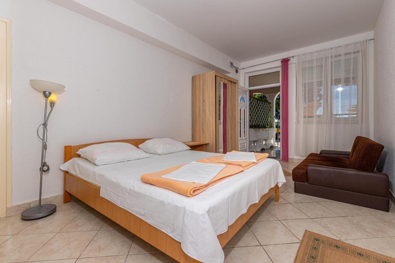Apartmani Loki Dramalj Bagian luar foto