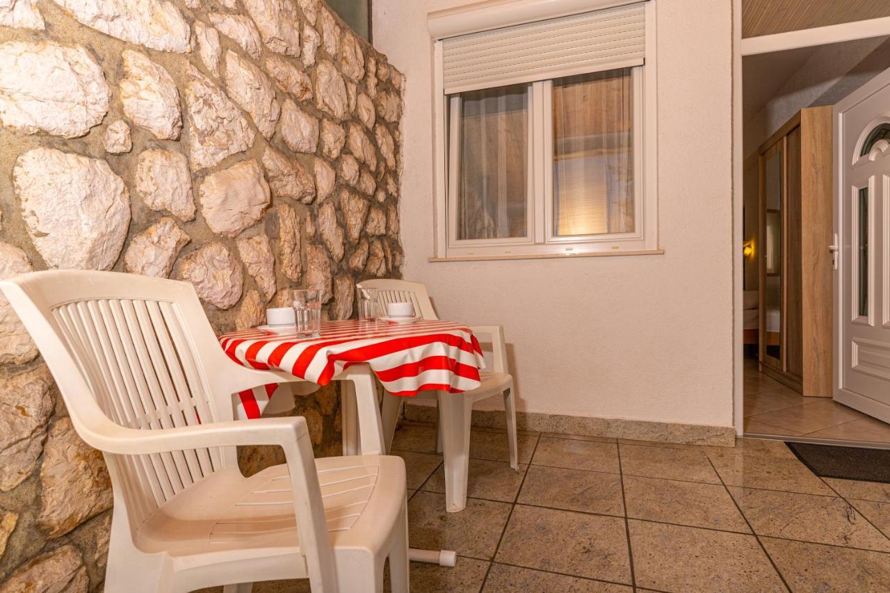 Apartmani Loki Dramalj Bagian luar foto