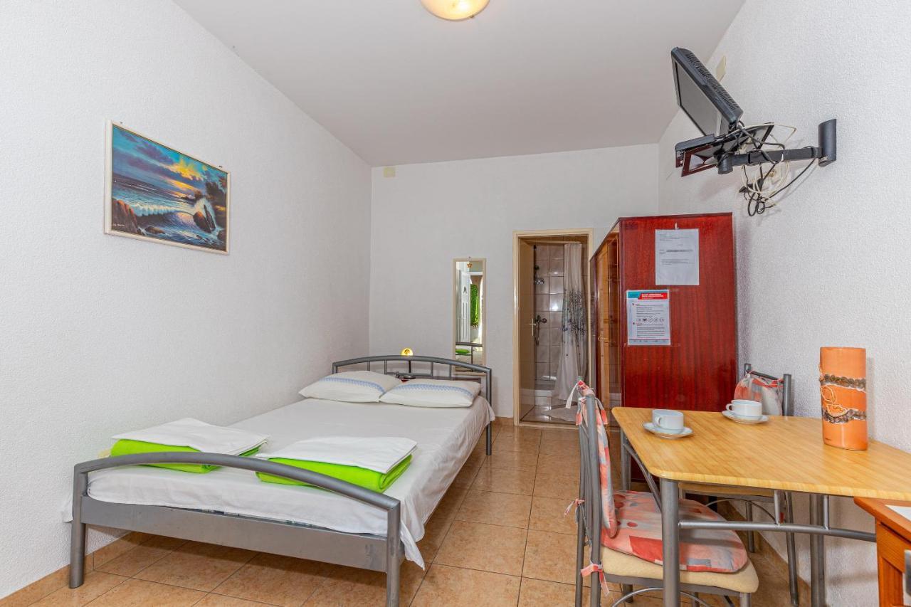 Apartmani Loki Dramalj Bagian luar foto