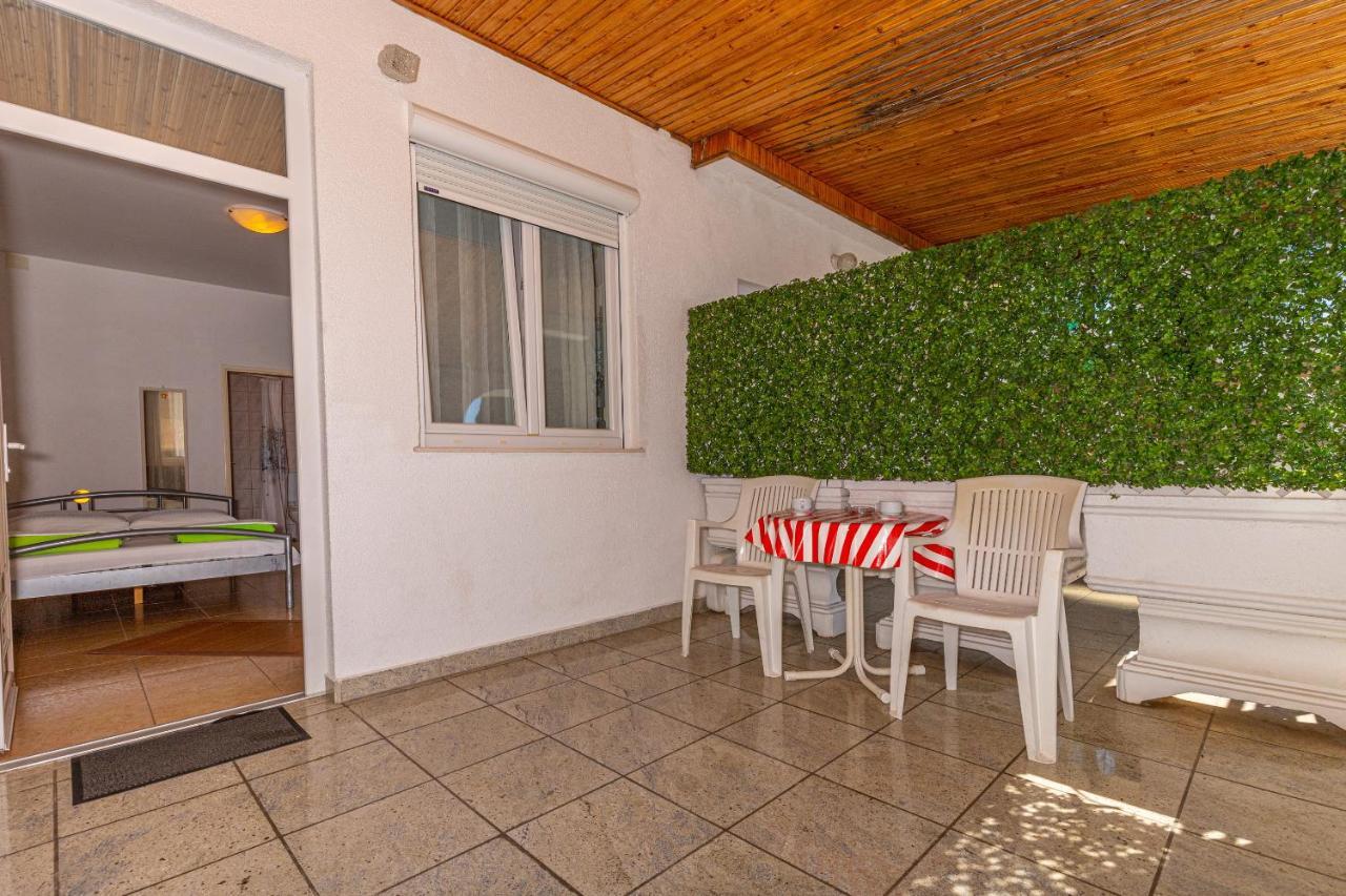 Apartmani Loki Dramalj Bagian luar foto