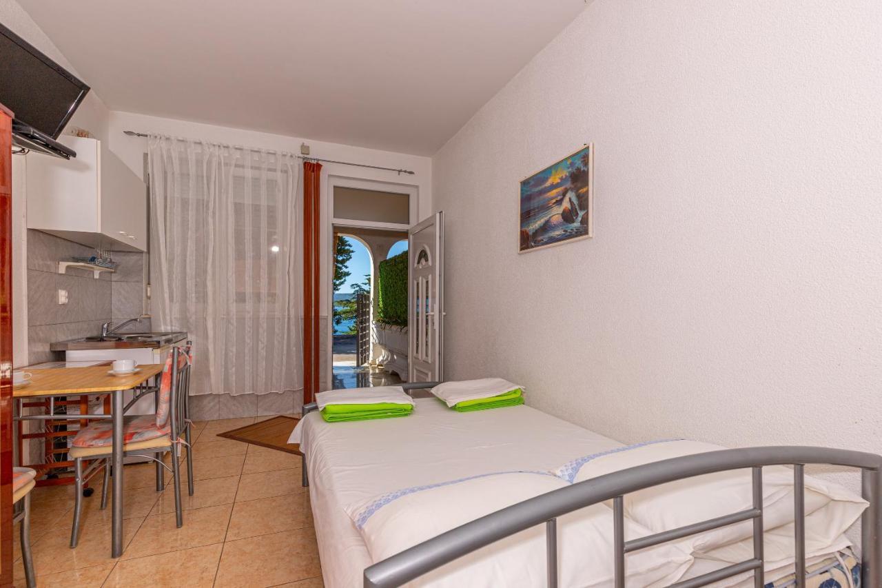 Apartmani Loki Dramalj Bagian luar foto