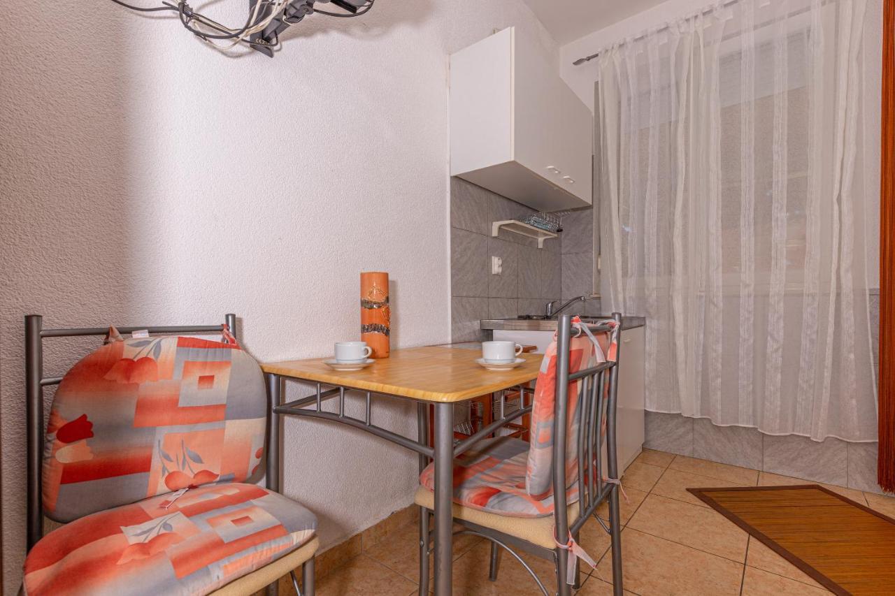 Apartmani Loki Dramalj Bagian luar foto