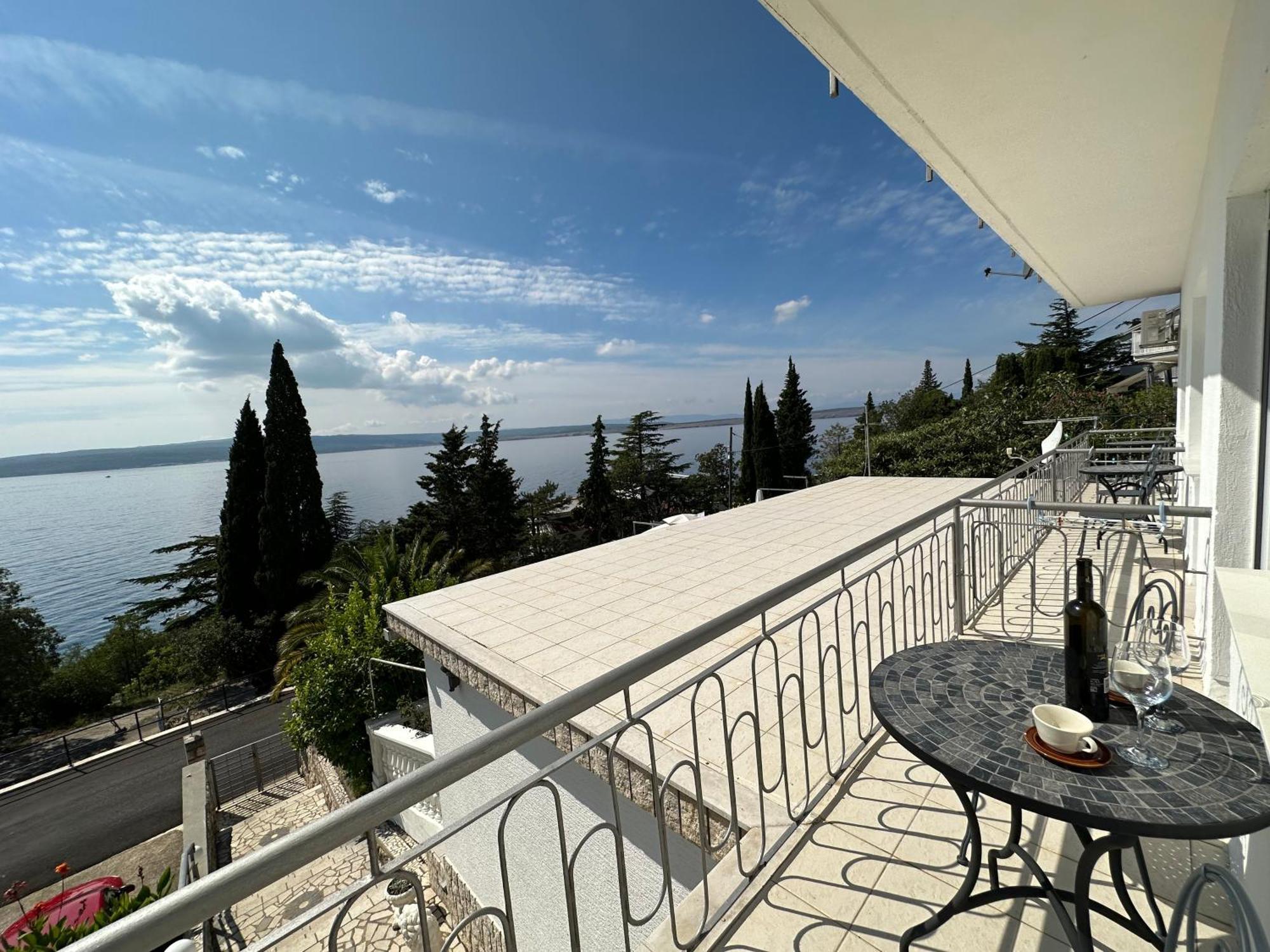 Apartmani Loki Dramalj Bagian luar foto