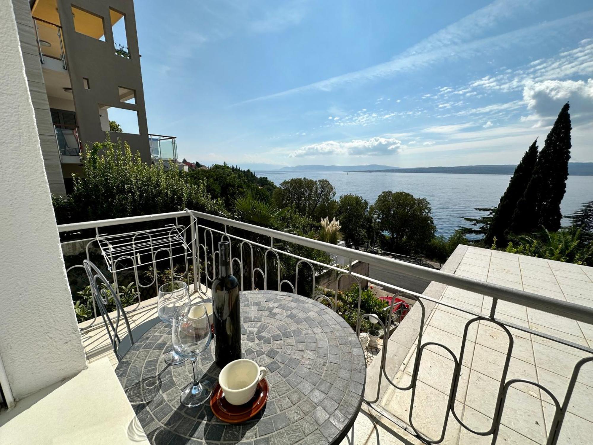 Apartmani Loki Dramalj Bagian luar foto