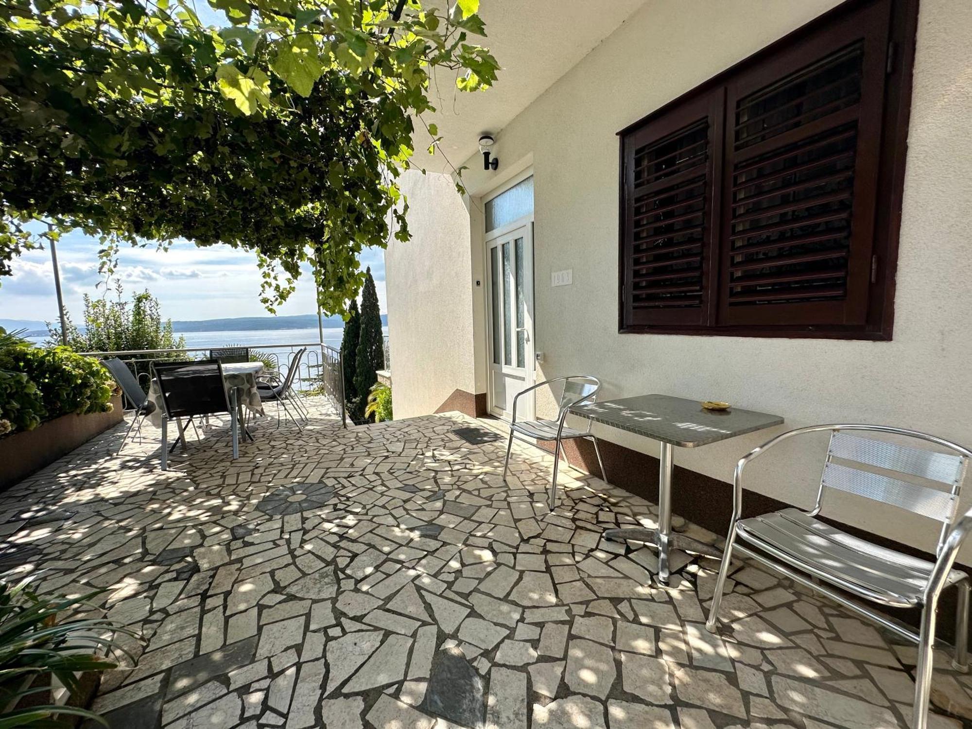 Apartmani Loki Dramalj Bagian luar foto